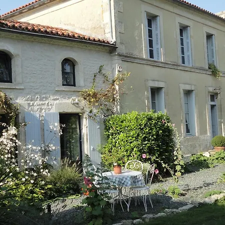 Couette-café Les 2 Madeleine Saint-Saturnin-du-Bois
