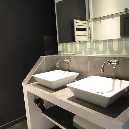 Les 2 Madeleine Bed & Breakfast Saint-Saturnin-du-Bois