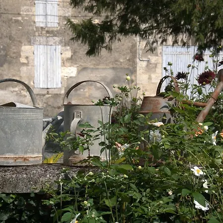 Les 2 Madeleine Couette-café 3*